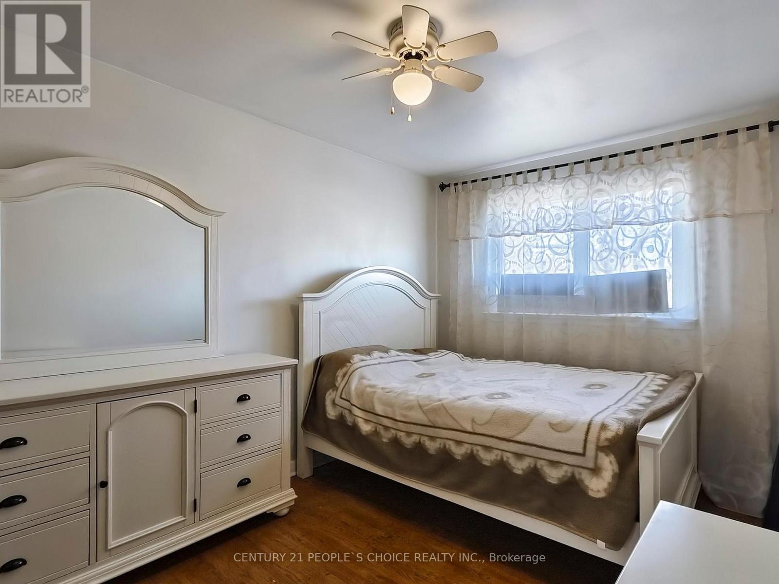 35 Westhumber Boulevard, Toronto, Ontario  M9W 3M5 - Photo 17 - W12591298