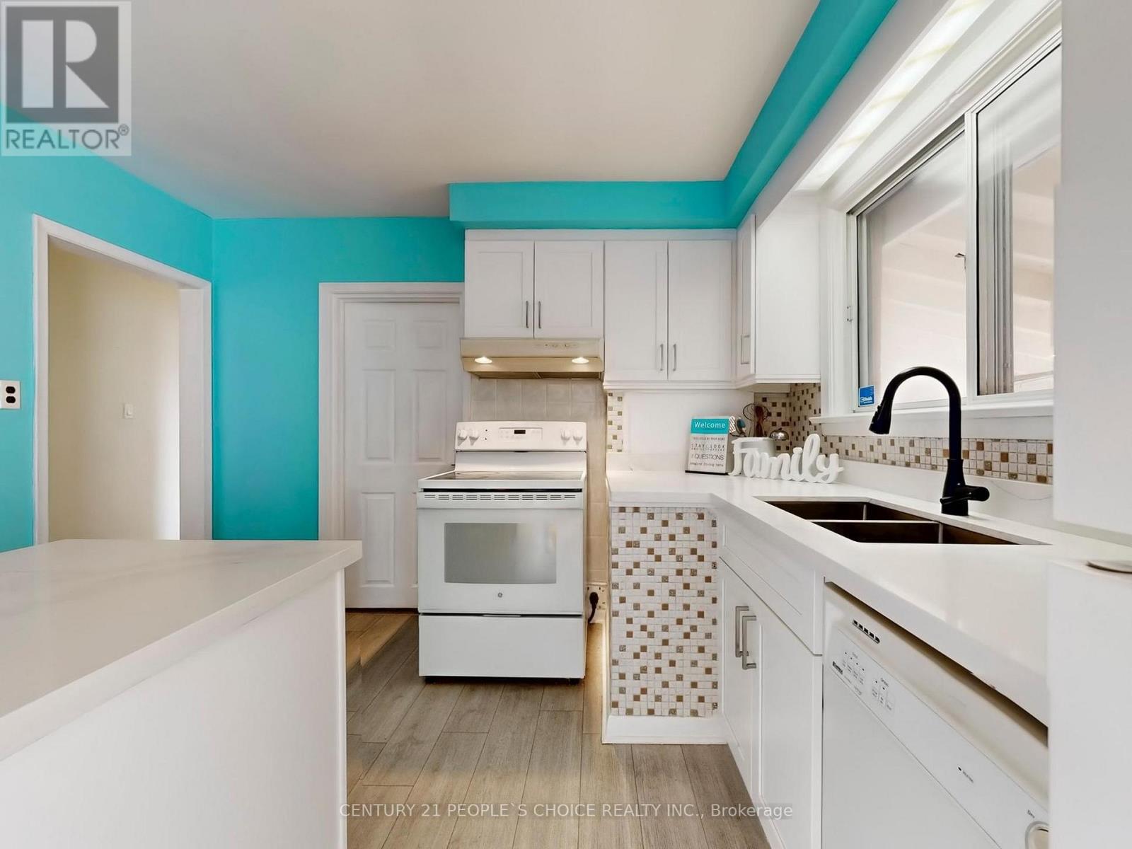 35 Westhumber Boulevard, Toronto, Ontario  M9W 3M5 - Photo 13 - W12591298