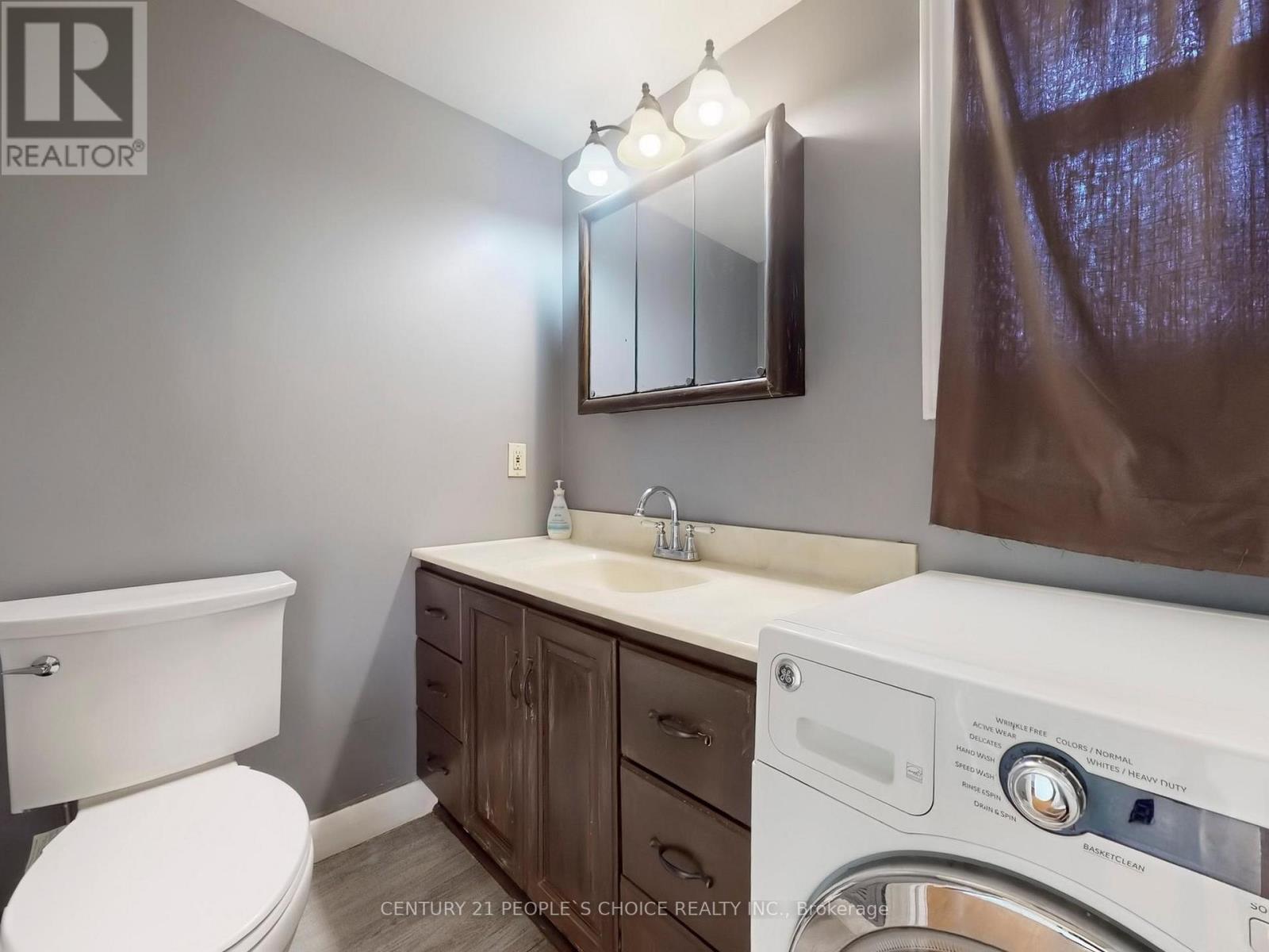 35 Westhumber Boulevard, Toronto, Ontario  M9W 3M5 - Photo 22 - W12591298