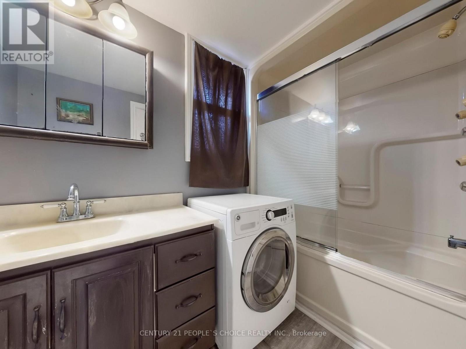 35 Westhumber Boulevard, Toronto, Ontario  M9W 3M5 - Photo 21 - W12591298