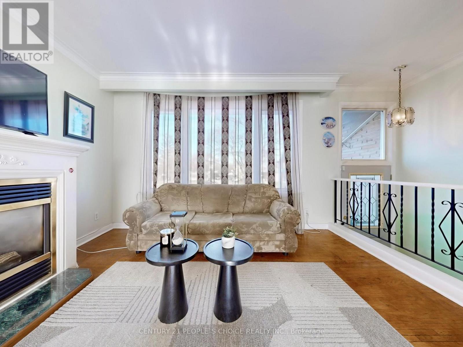 35 Westhumber Boulevard, Toronto, Ontario  M9W 3M5 - Photo 3 - W12591298