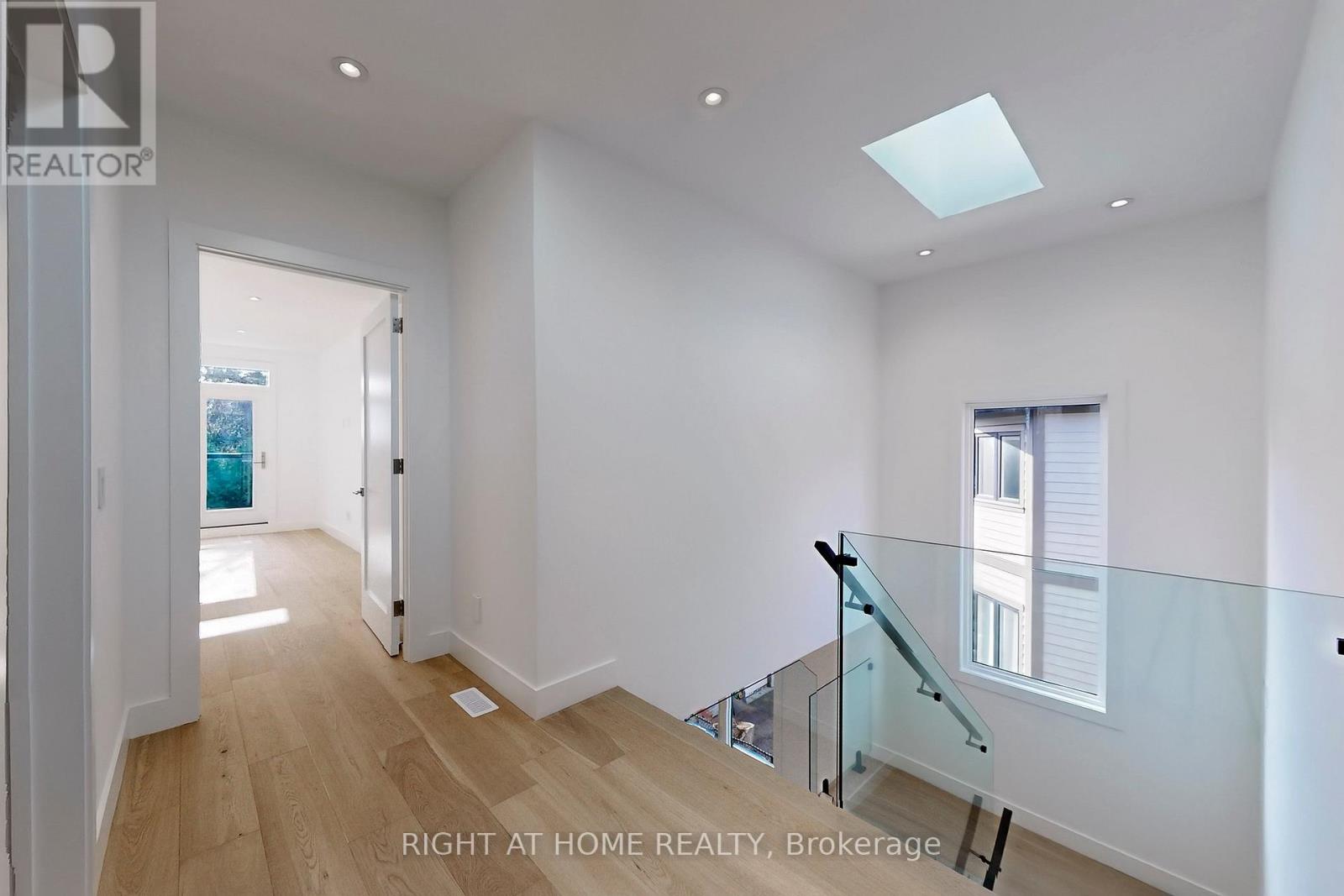 19 Putney Road, Toronto, Ontario  M8W 2K6 - Photo 20 - W12589278