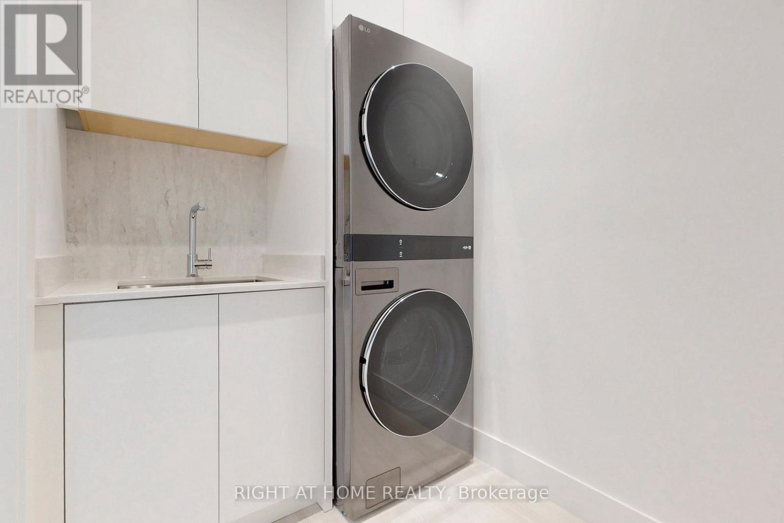 19 Putney Road, Toronto, Ontario  M8W 2K6 - Photo 33 - W12589278