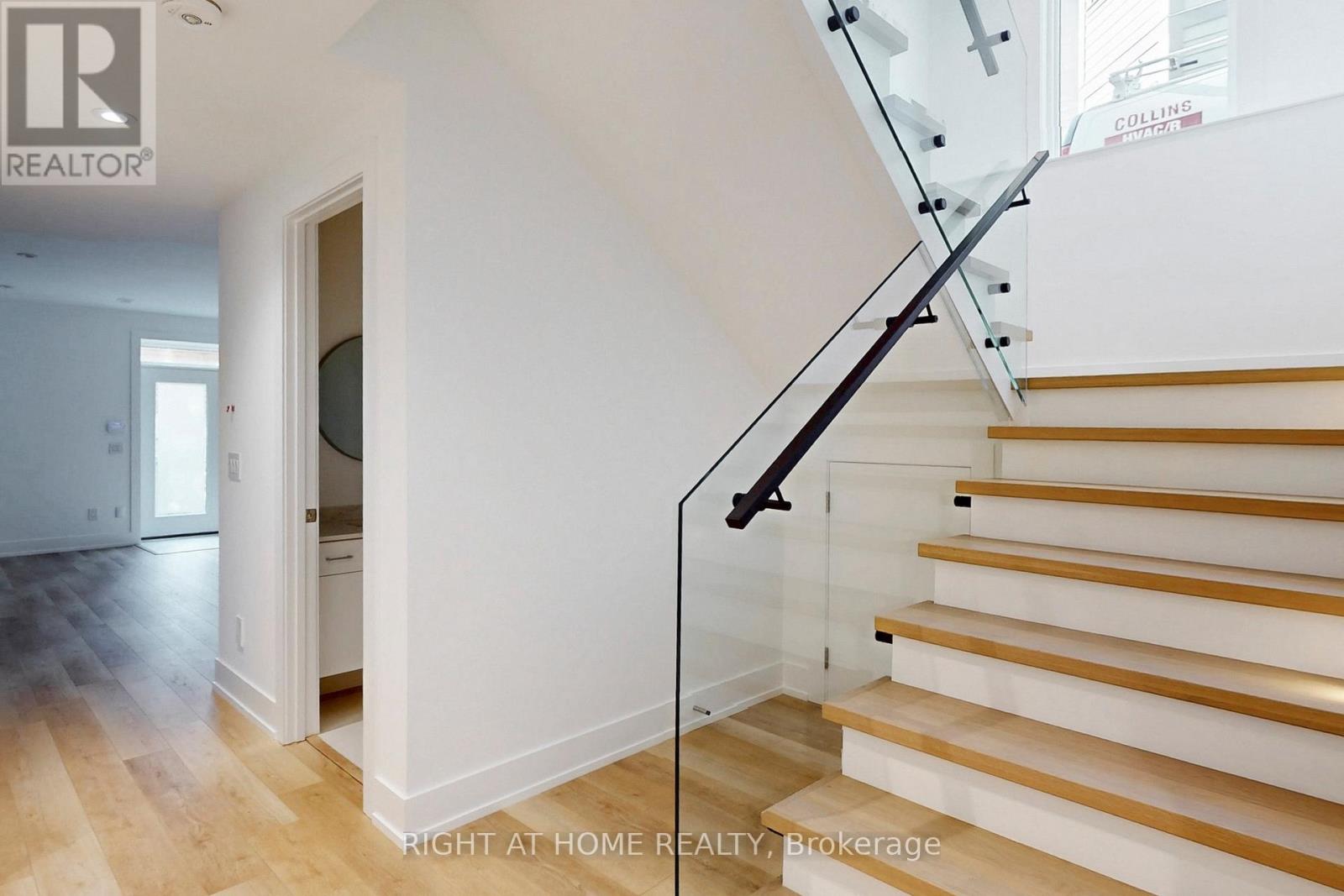 19 Putney Road, Toronto, Ontario  M8W 2K6 - Photo 34 - W12589278