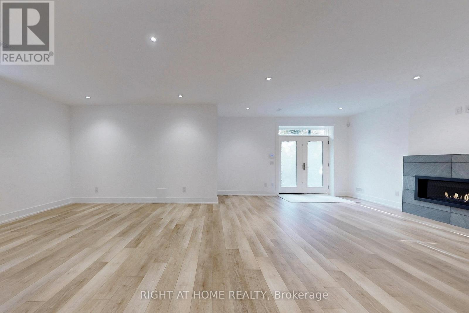 19 Putney Road, Toronto, Ontario  M8W 2K6 - Photo 36 - W12589278