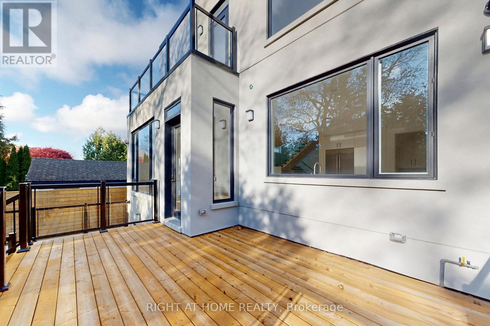 19 Putney Road, Toronto, Ontario  M8W 2K6 - Photo 41 - W12589278