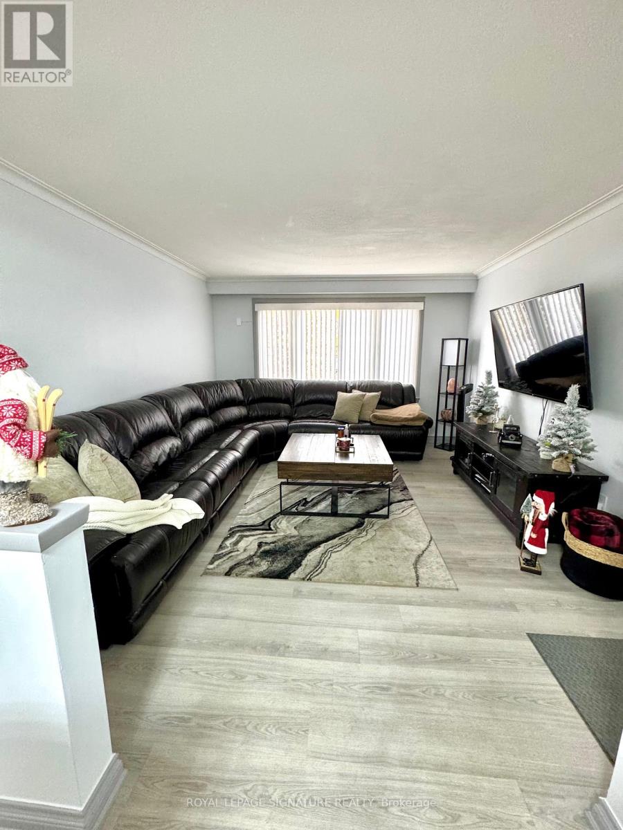 46 Burlingame Road, Toronto, Ontario  M8W 1Y8 - Photo 10 - W12595772