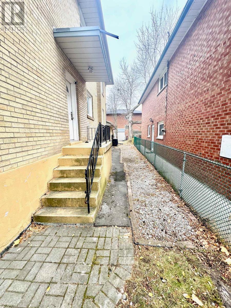 46 Burlingame Road, Toronto, Ontario  M8W 1Y8 - Photo 18 - W12595772