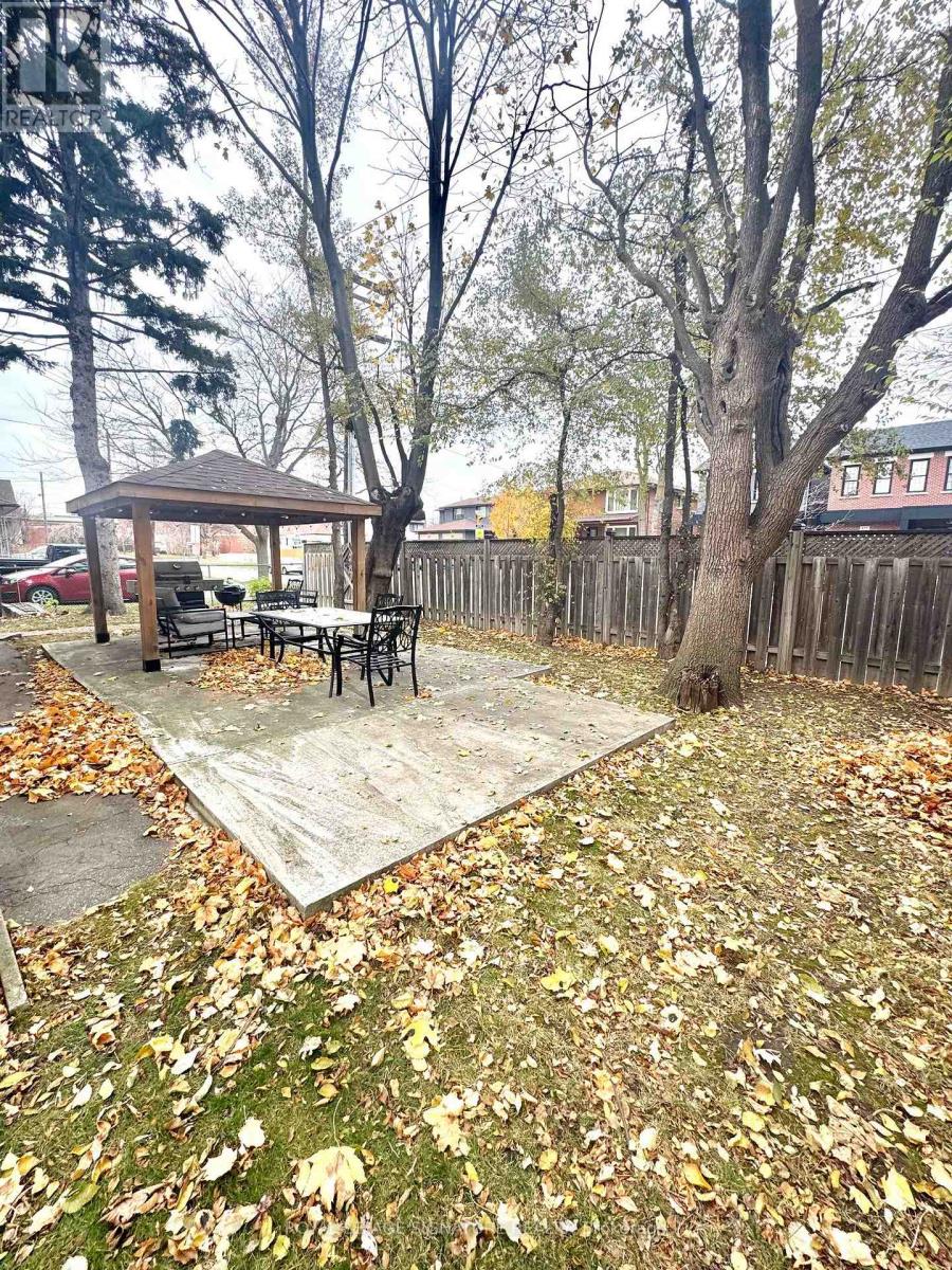 46 Burlingame Road, Toronto, Ontario  M8W 1Y8 - Photo 19 - W12595772