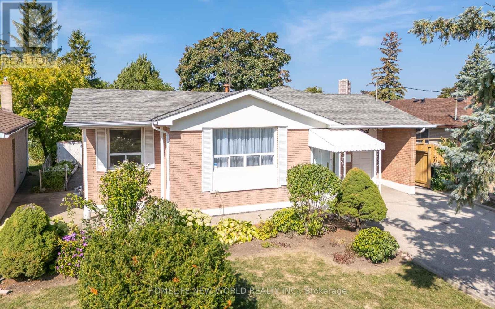 308 SENTINEL ROAD, Toronto, Ontario