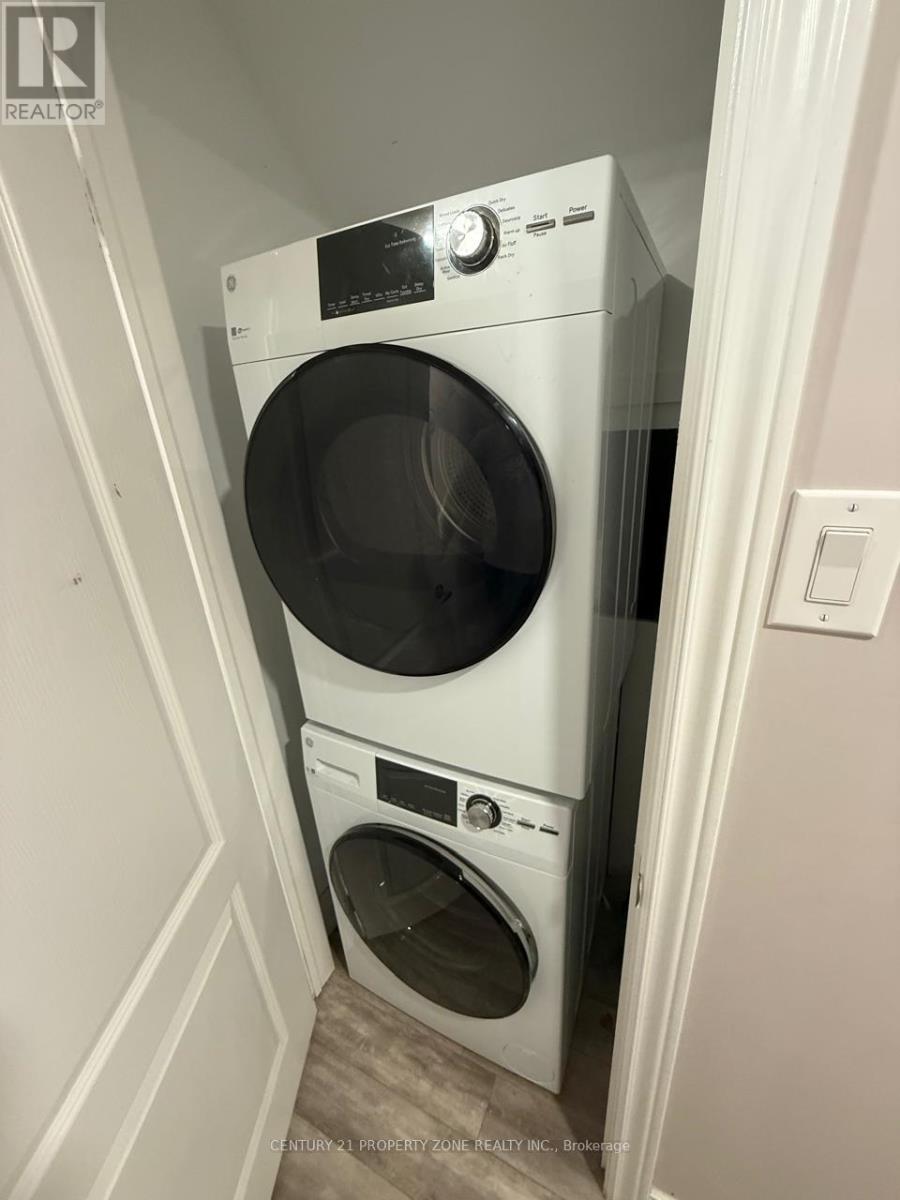 438 Royal West Drive, Brampton, Ontario  L6X 5K1 - Photo 10 - W12595816