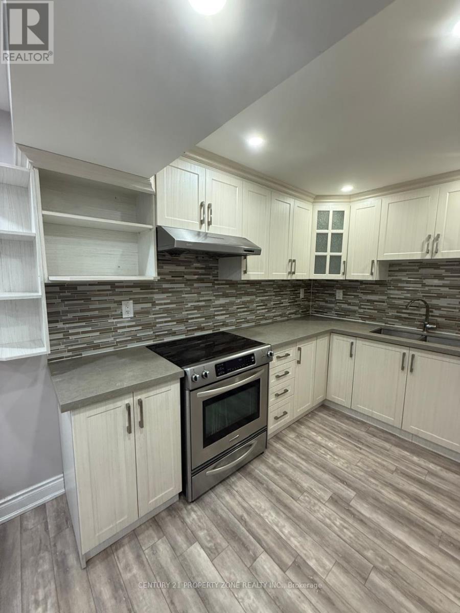 438 Royal West Drive, Brampton, Ontario  L6X 5K1 - Photo 3 - W12595816