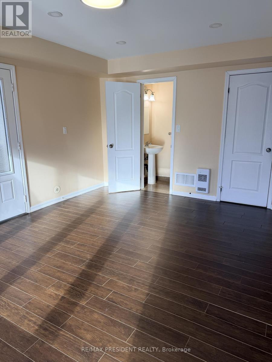 3117 Walkers Line, Burlington, Ontario  L7M 0E1 - Photo 7 - W12595840