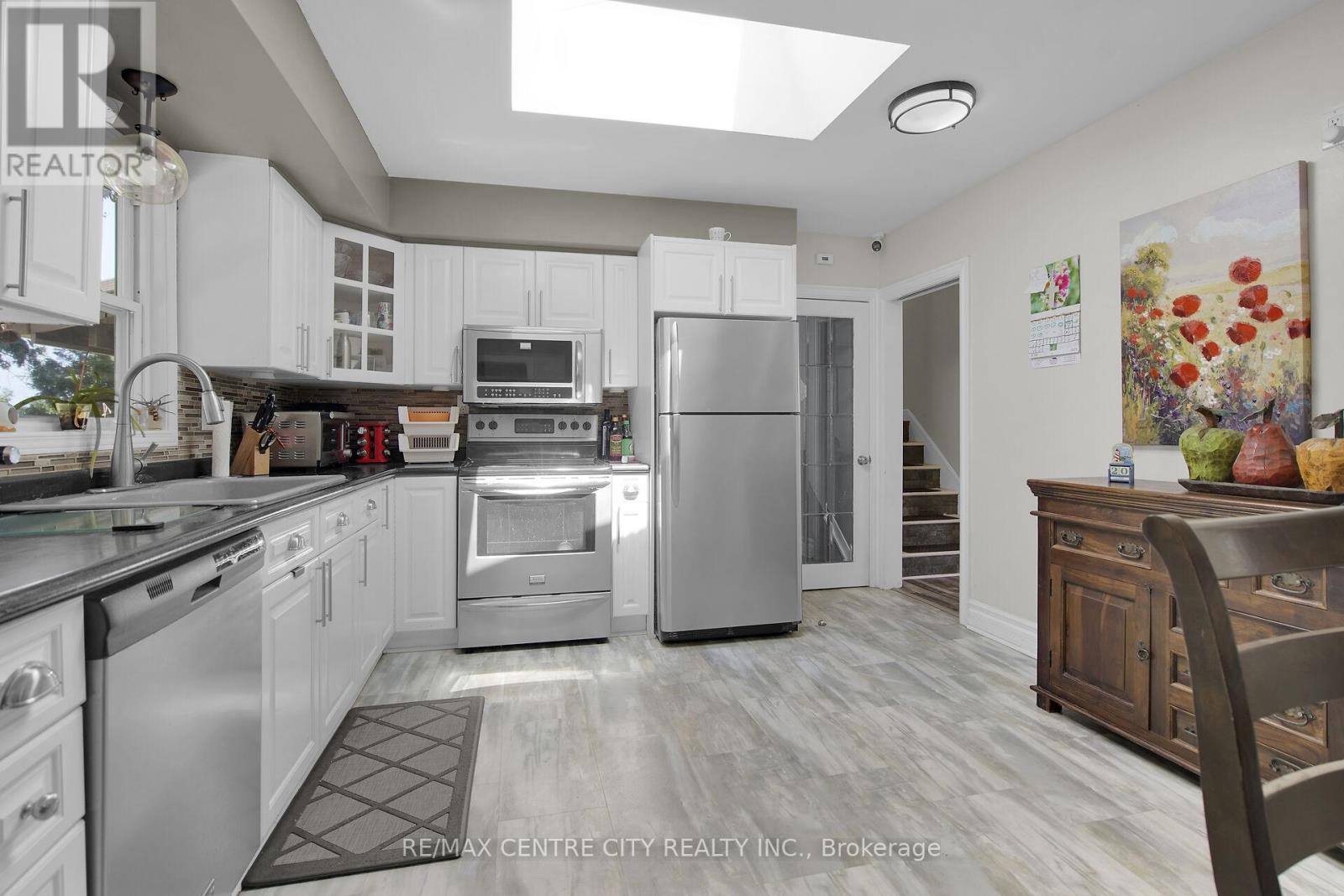 2103 Fanshawe Park Road W, Middlesex Centre, Ontario  N6H 0H6 - Photo 11 - X12595878