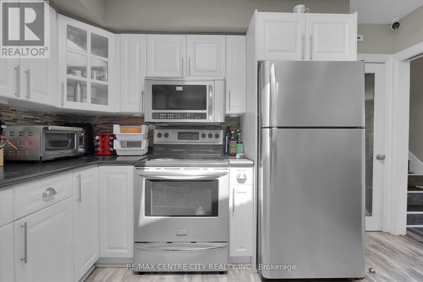 2103 Fanshawe Park Road W, Middlesex Centre, Ontario  N6H 0H6 - Photo 13 - X12595878