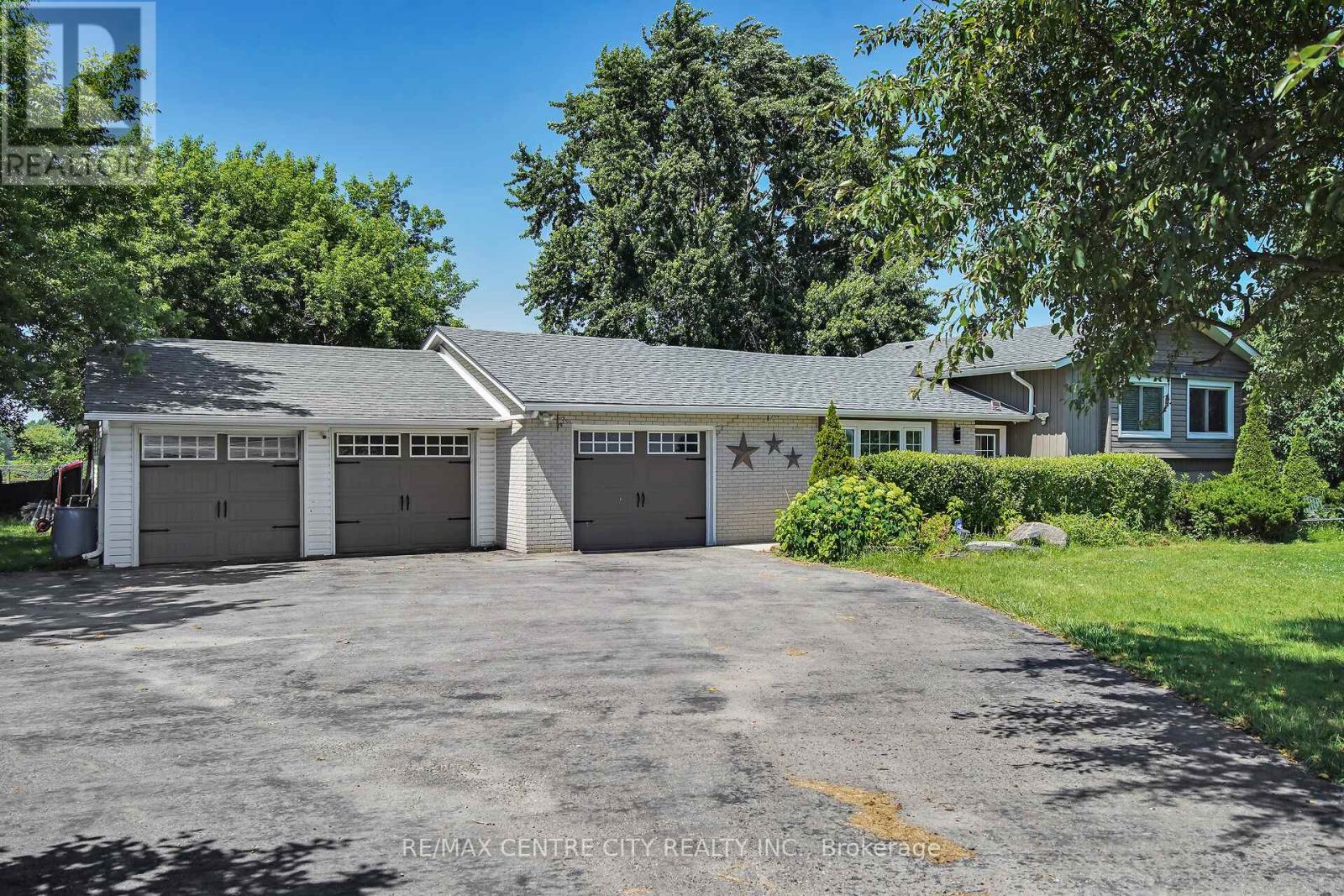 2103 Fanshawe Park Road W, Middlesex Centre, Ontario  N6H 0H6 - Photo 2 - X12595878