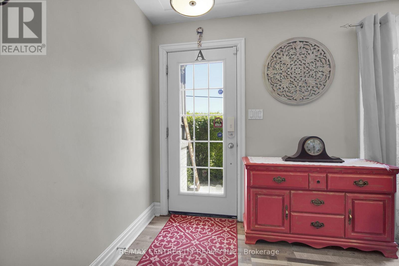 2103 Fanshawe Park Road W, Middlesex Centre, Ontario  N6H 0H6 - Photo 4 - X12595878