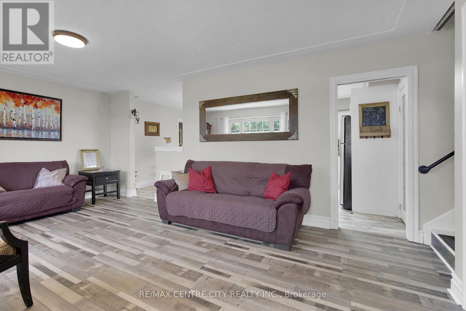 2103 Fanshawe Park Road W, Middlesex Centre, Ontario  N6H 0H6 - Photo 5 - X12595878