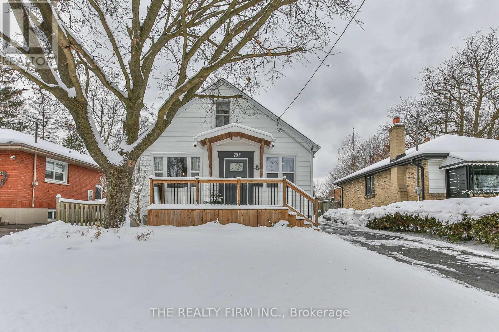 203 Harley Street, London East, Ontario  N5Y 2C3 - Photo 3 - X12595904