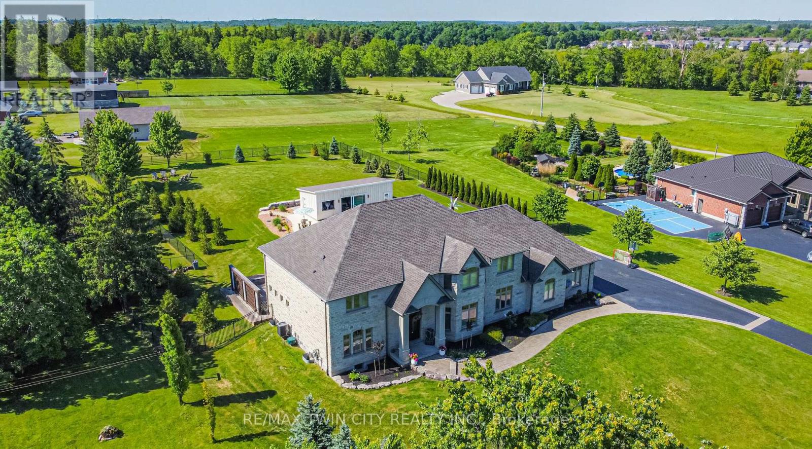 226 Shade Street, Wilmot, Ontario  N3A 4J2 - Photo 2 - X12595780