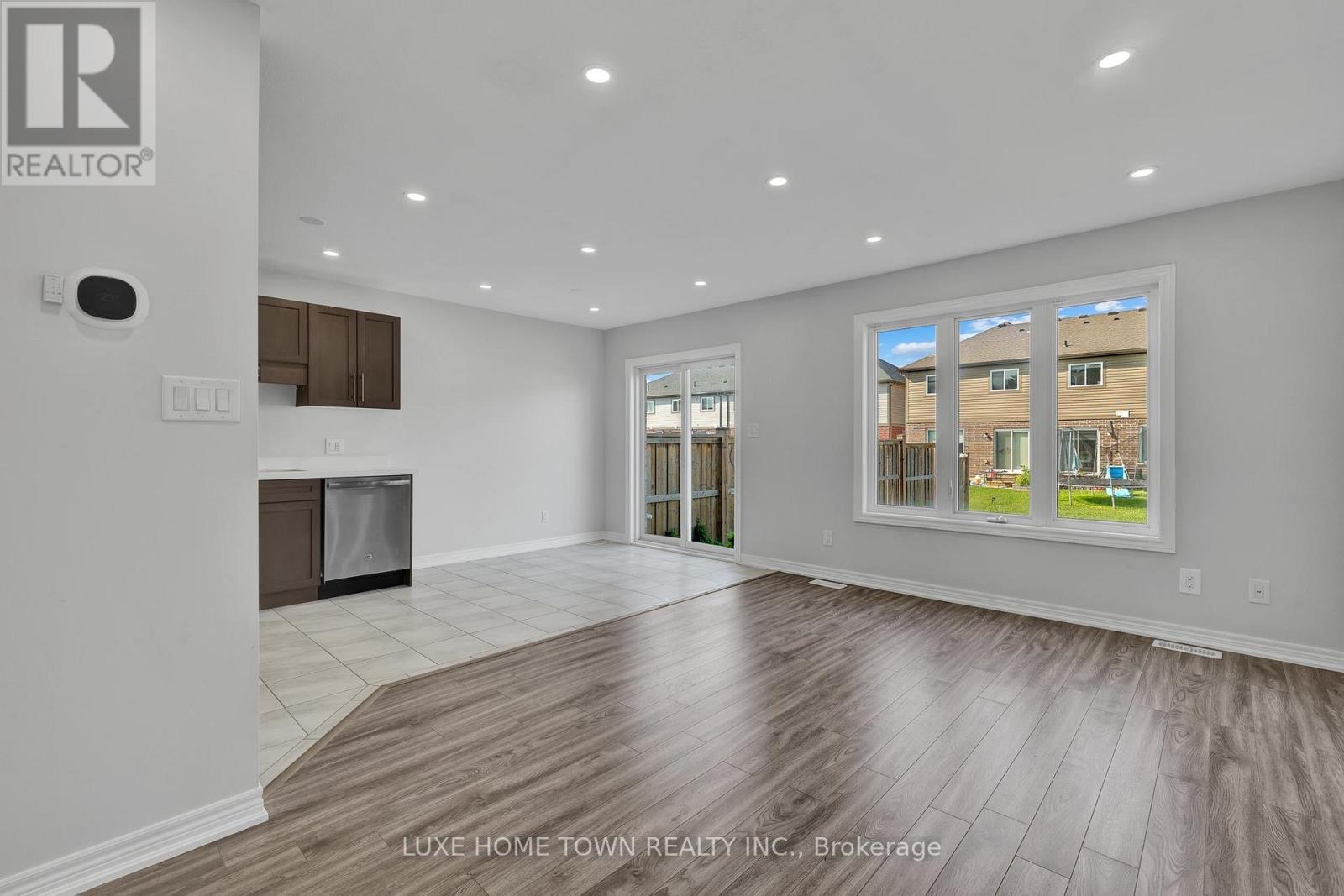 100 Monarch Street, Welland, Ontario  L3C 0G6 - Photo 6 - X12595824