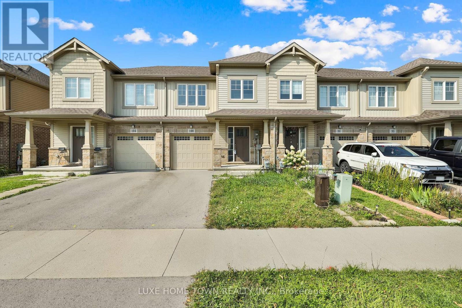 100 Monarch Street, Welland, Ontario  L3C 0G6 - Photo 2 - X12595826