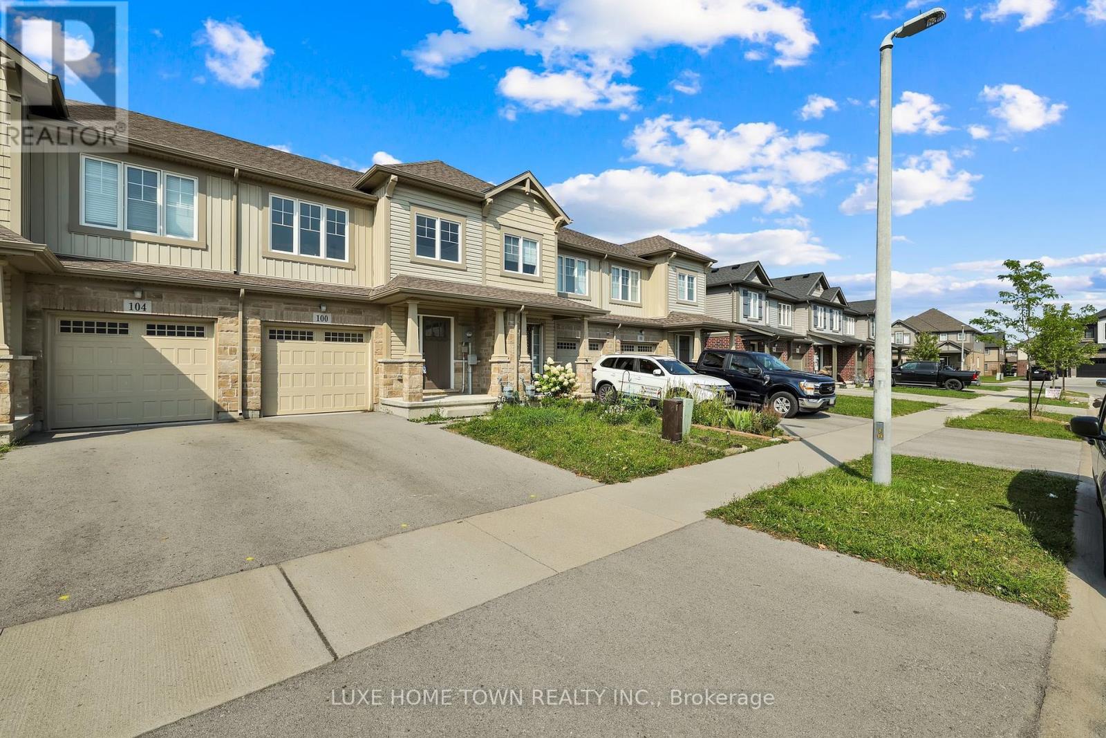 100 Monarch Street, Welland, Ontario  L3C 0G6 - Photo 3 - X12595826