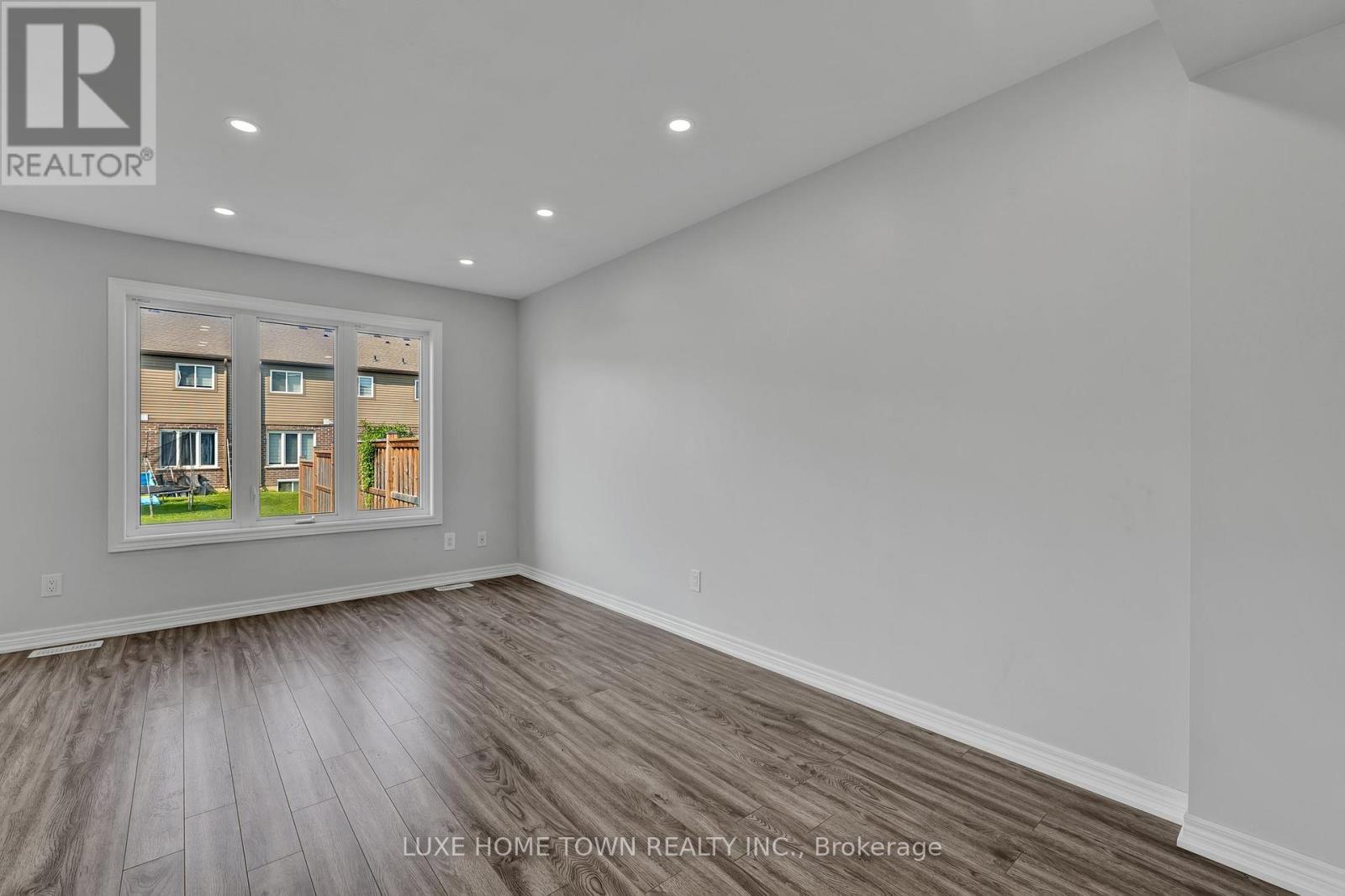 100 Monarch Street, Welland, Ontario  L3C 0G6 - Photo 9 - X12595826