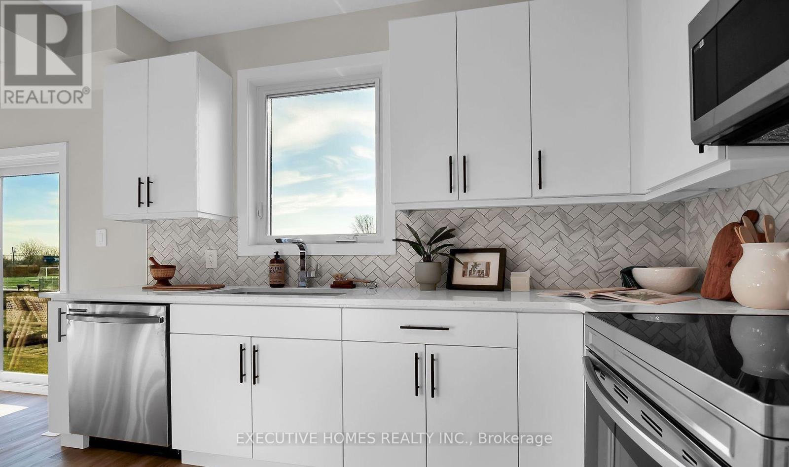 6937 Royal Magnolia Avenue, London South, Ontario  N6P 1H5 - Photo 13 - X12595836