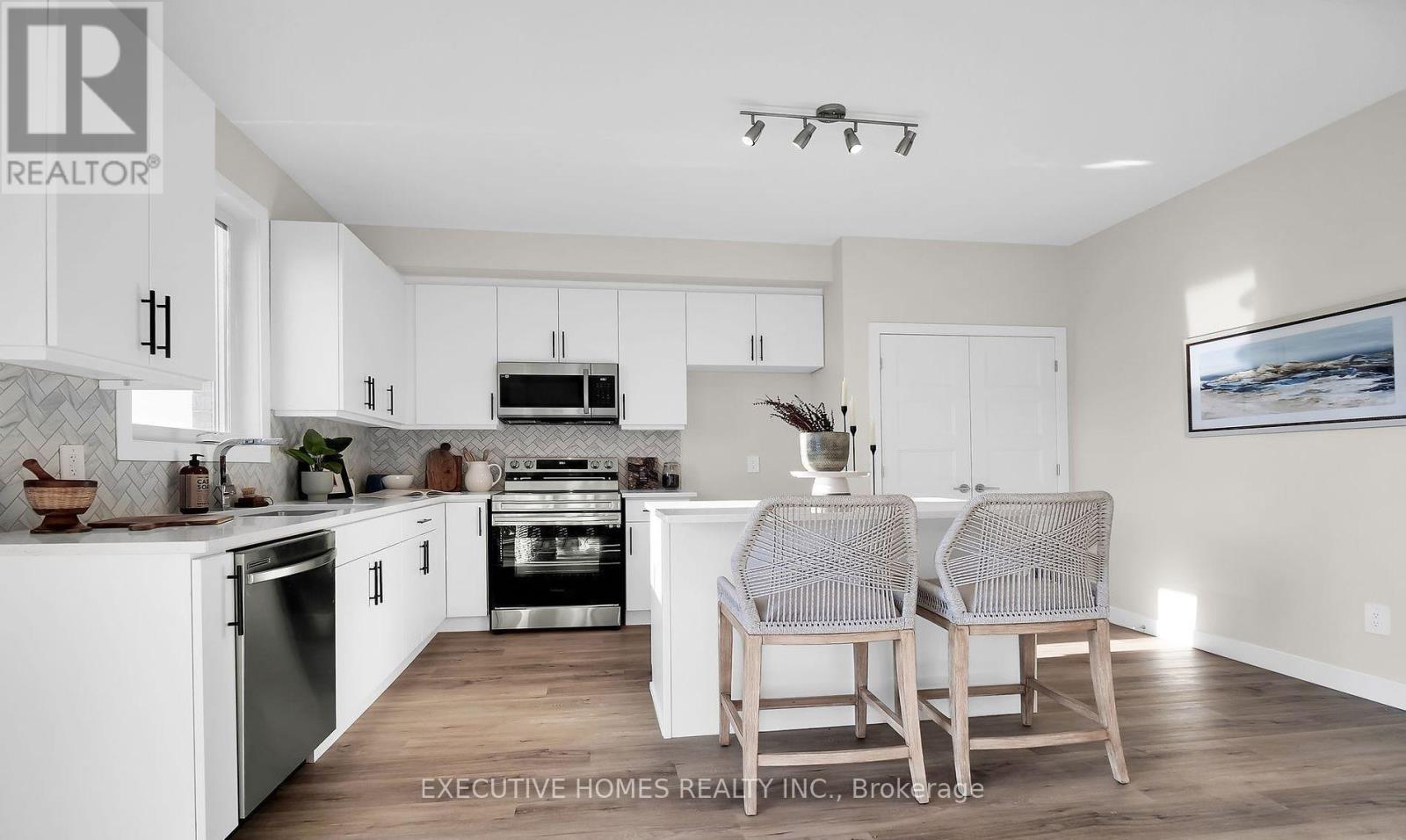 6937 Royal Magnolia Avenue, London South, Ontario  N6P 1H5 - Photo 6 - X12595836