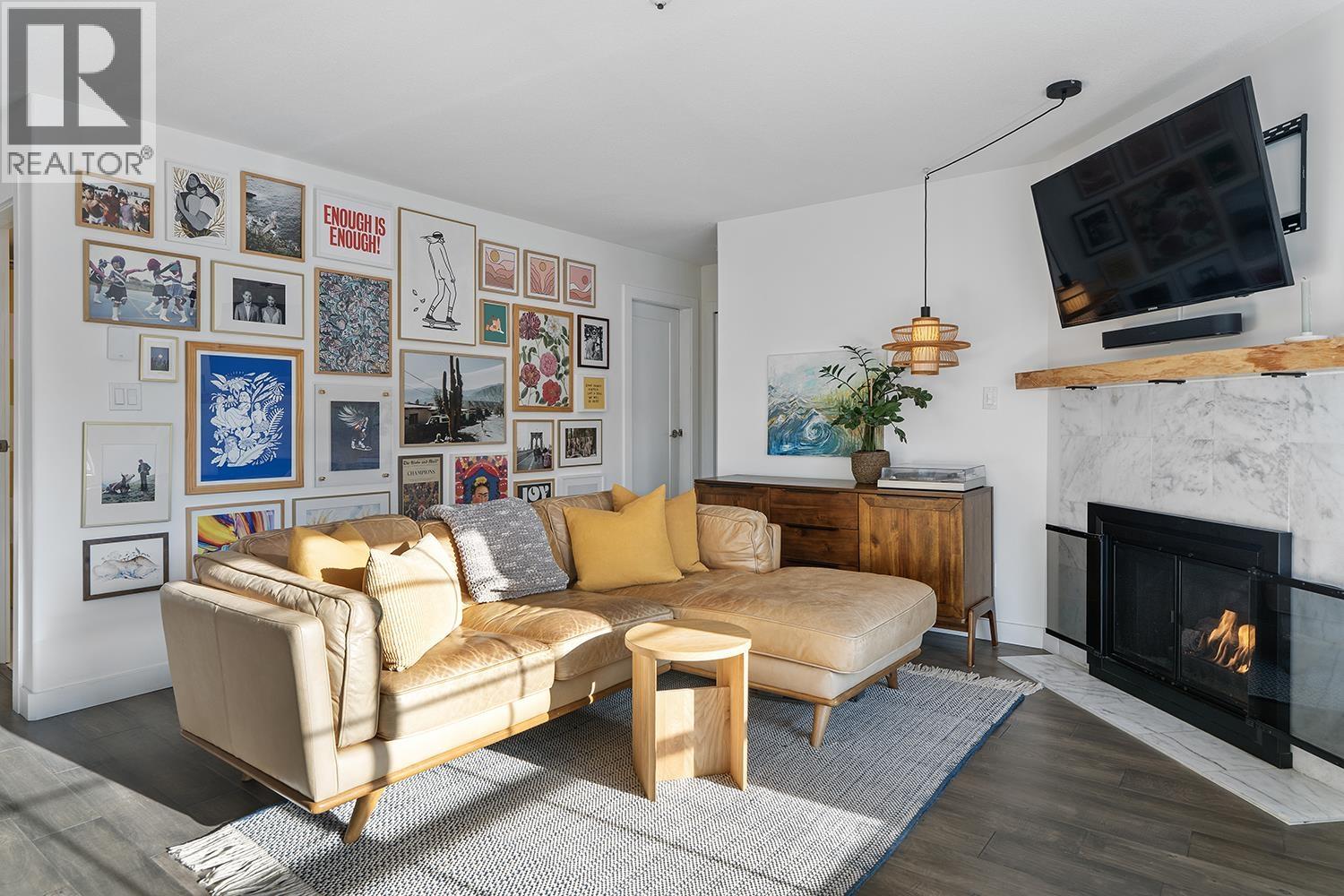 305 1950 E 11 Avenue, Vancouver, British Columbia  V5N 1Z2 - Photo 3 - R3071599