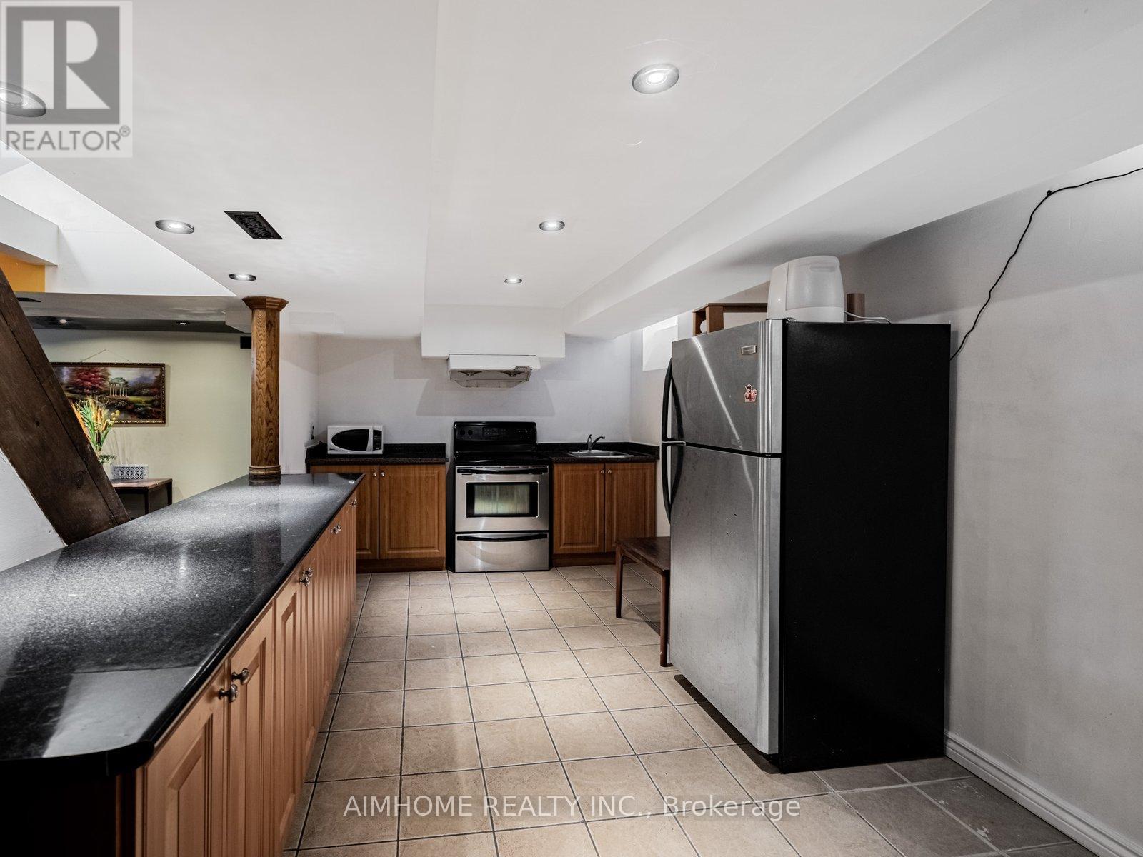 5733 River Grove Avenue, Mississauga, Ontario  L5M 4R3 - Photo 6 - W12570500