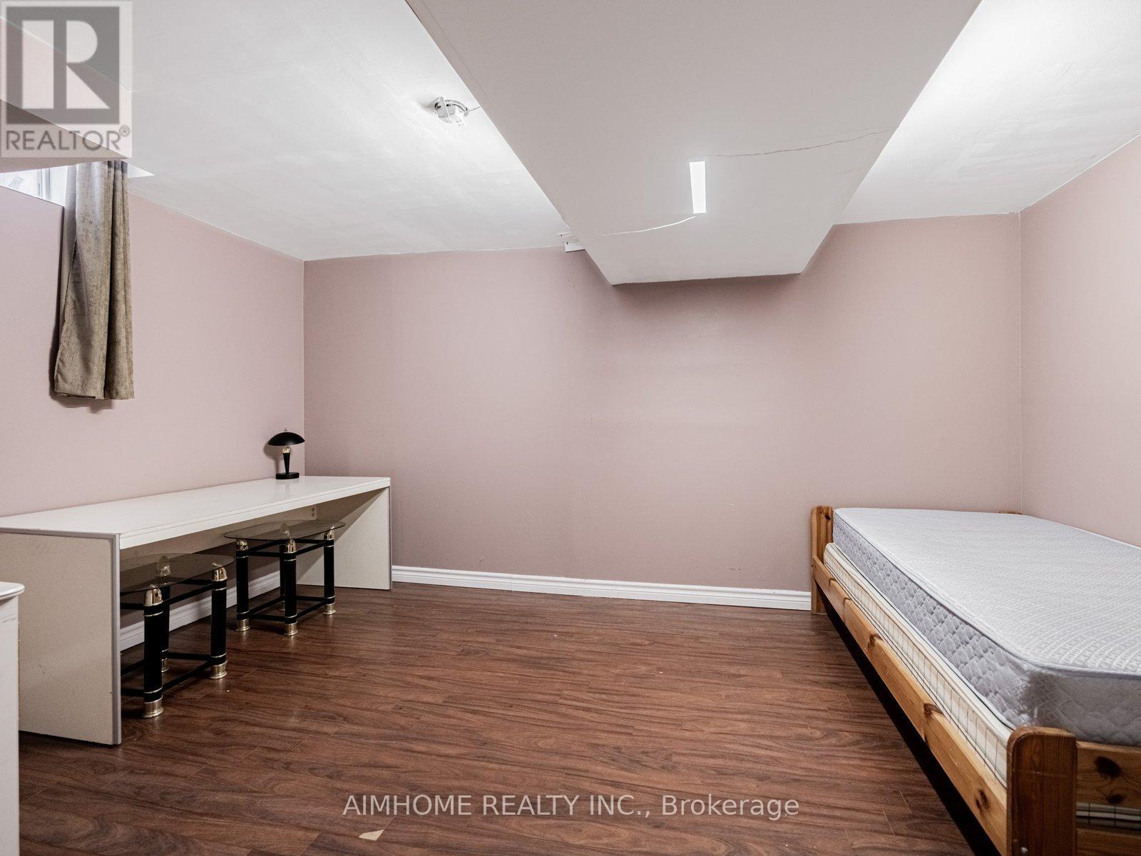 5733 River Grove Avenue, Mississauga, Ontario  L5M 4R3 - Photo 8 - W12570500