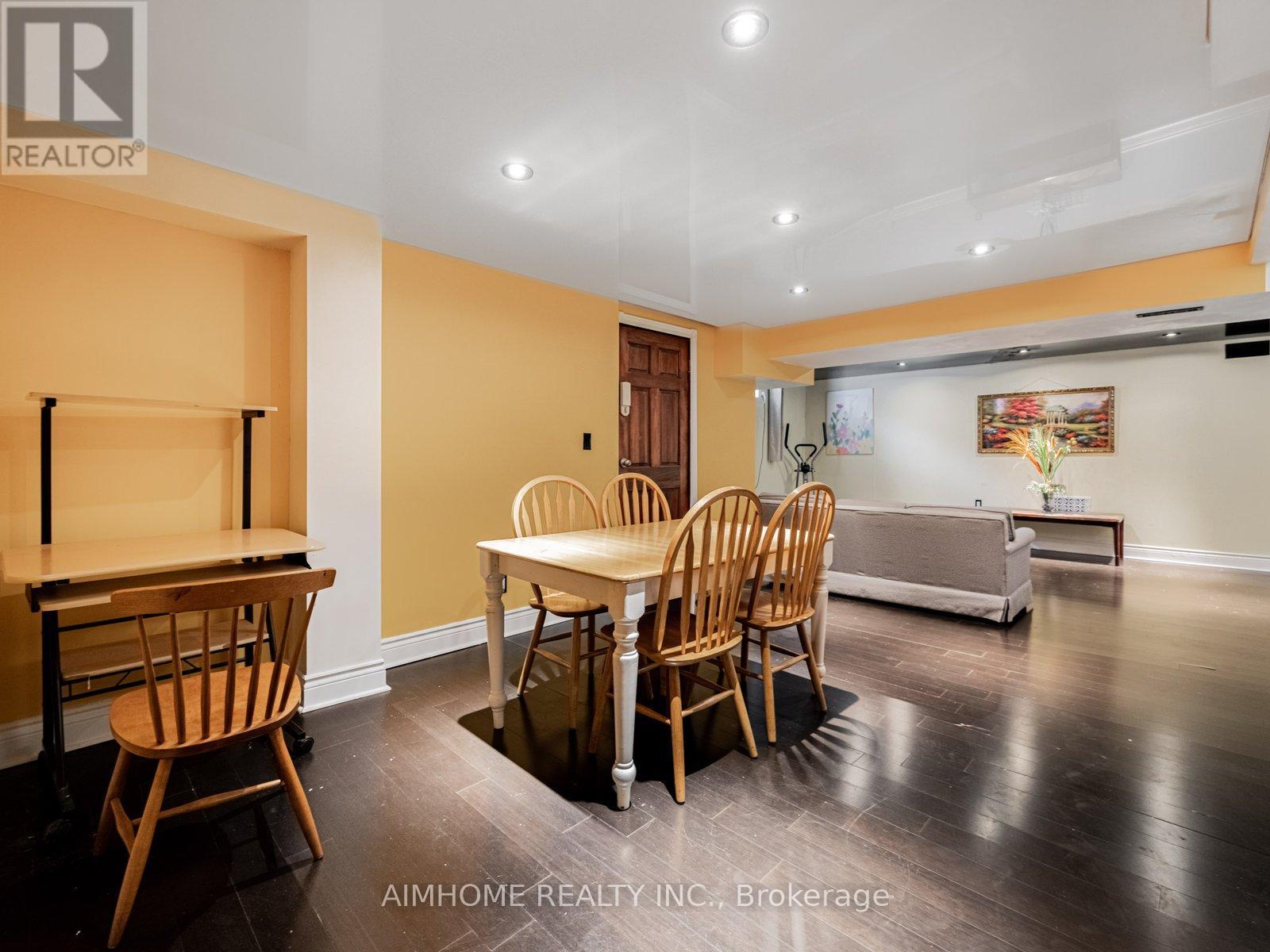 5733 River Grove Avenue, Mississauga, Ontario  L5M 4R3 - Photo 5 - W12570500