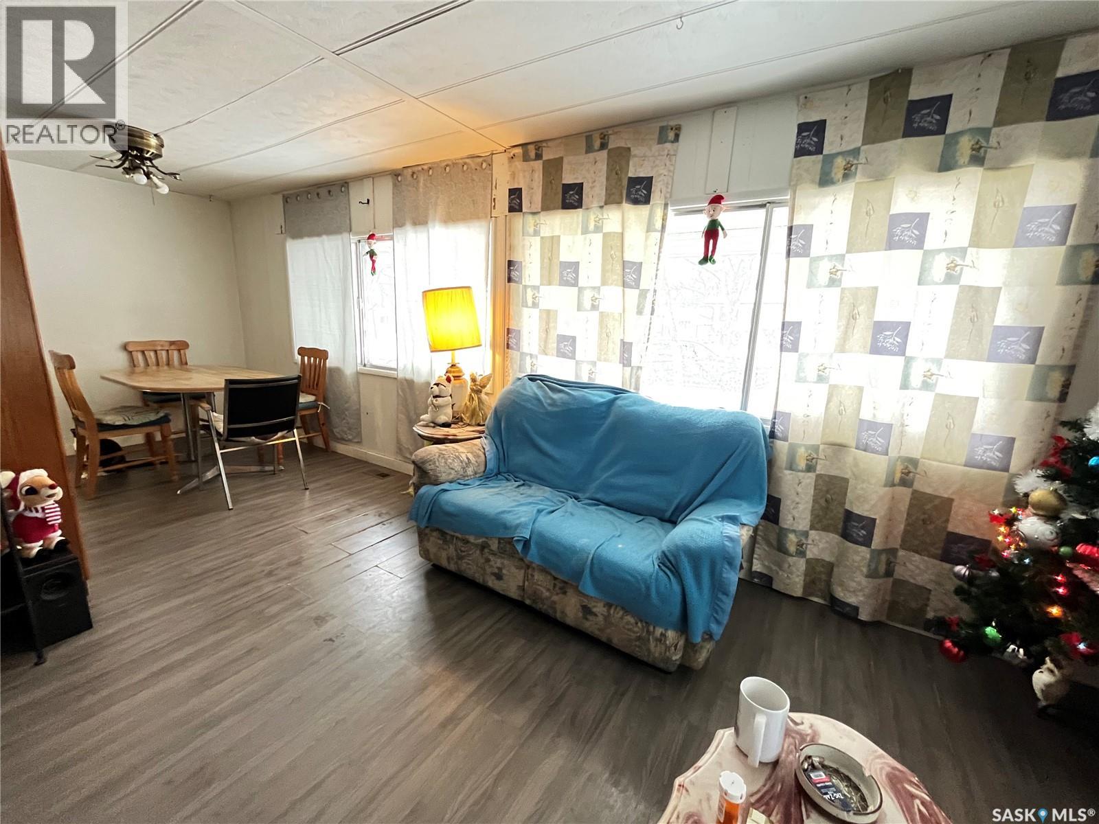 307 Aspen Street, Maple Creek, Saskatchewan  S0N 1N0 - Photo 24 - SK025112