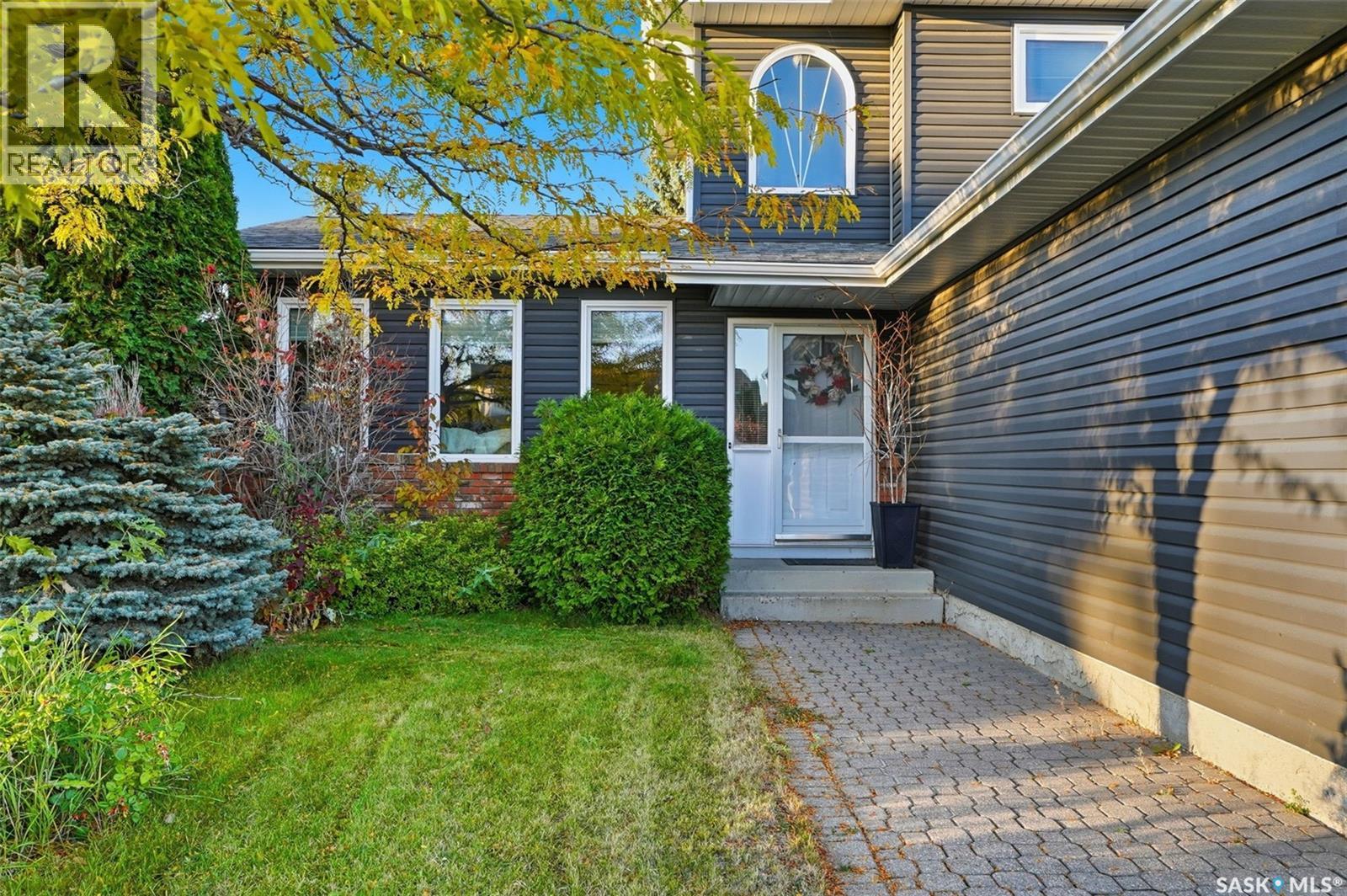 935 Emmeline Terrace, Saskatoon, Saskatchewan  S7J 5G7 - Photo 4 - SK025070