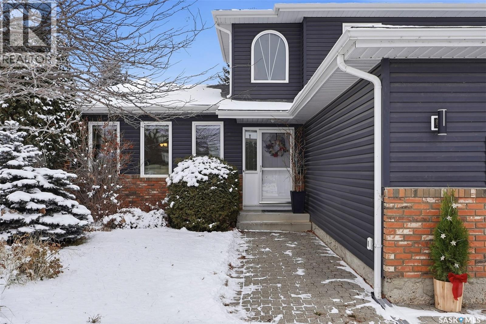 935 Emmeline Terrace, Saskatoon, Saskatchewan  S7J 5G7 - Photo 5 - SK025070