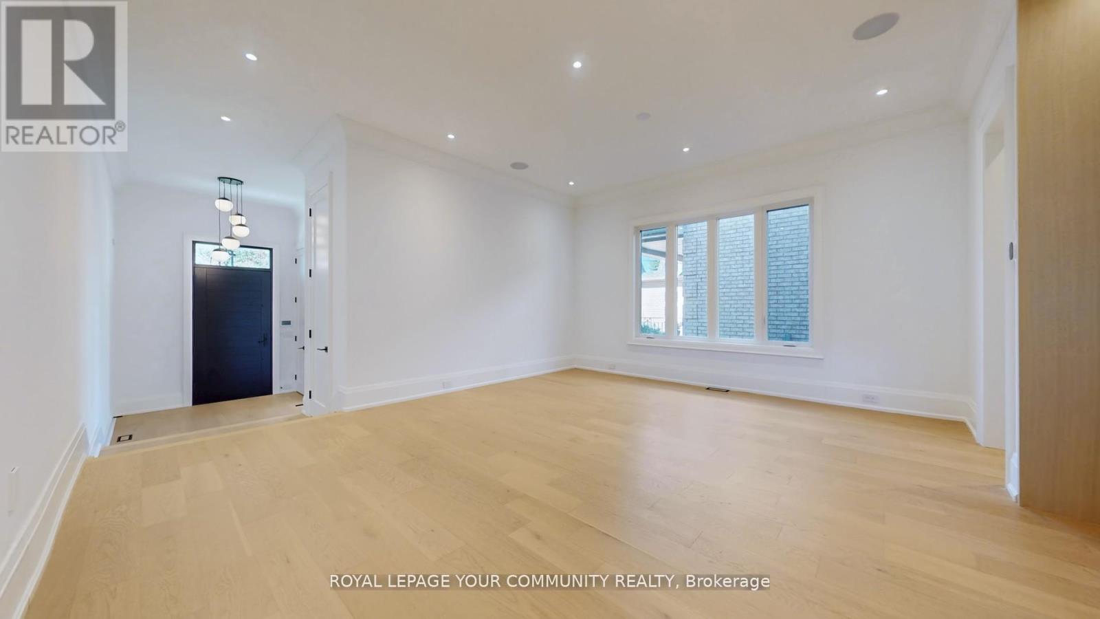 45 Drynoch Avenue, Richmond Hill, Ontario  L4E 3E7 - Photo 4 - N12595866