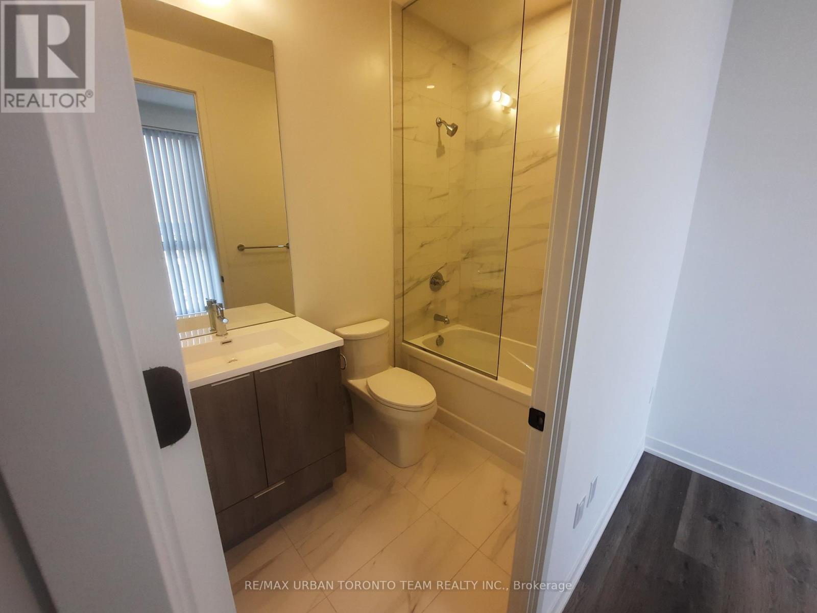 3606 - 8 Interchange Way, Vaughan, Ontario  L4K 5Z7 - Photo 11 - N12595894