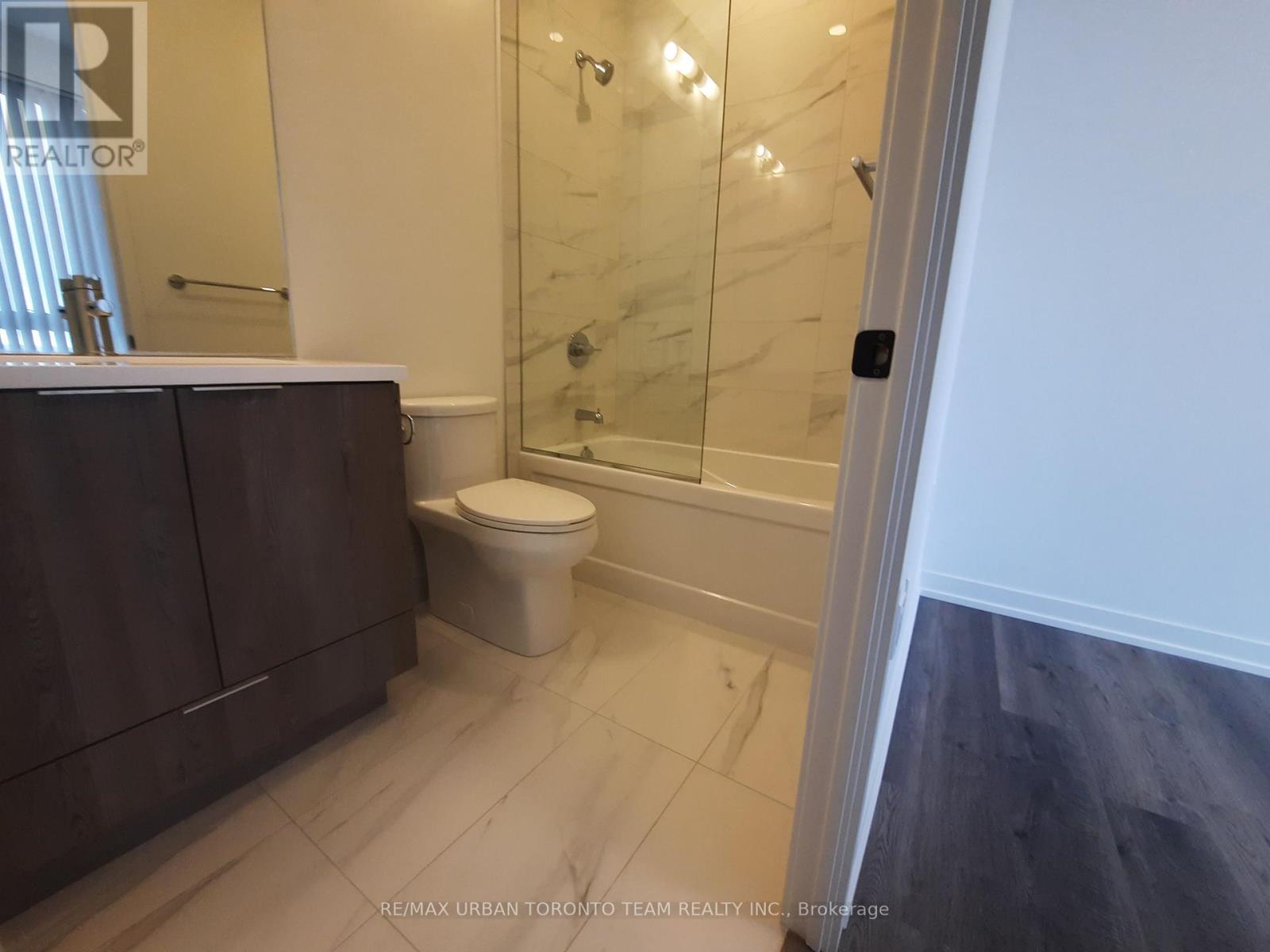 3606 - 8 Interchange Way, Vaughan, Ontario  L4K 5Z7 - Photo 12 - N12595894