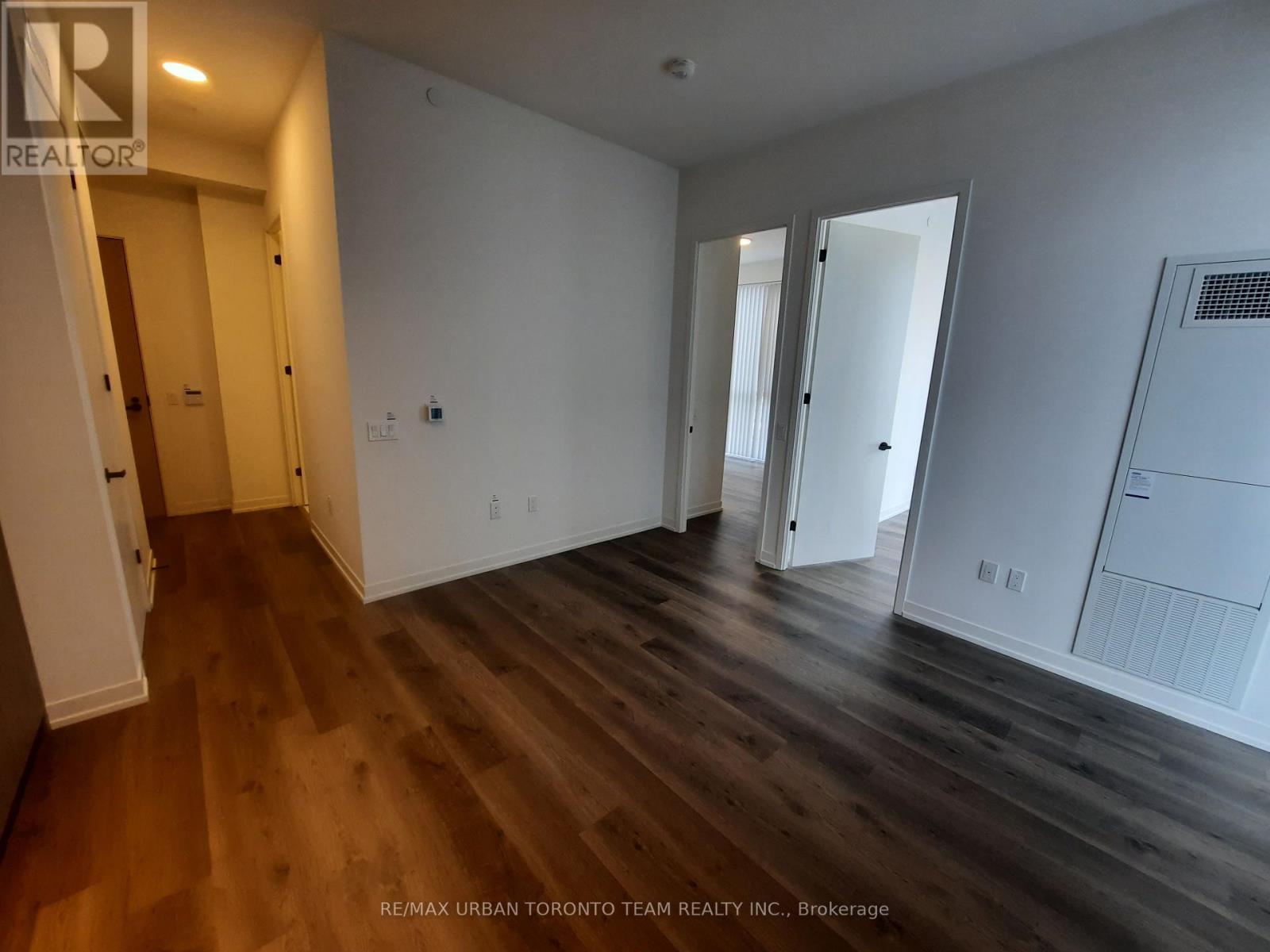 3606 - 8 Interchange Way, Vaughan, Ontario  L4K 5Z7 - Photo 2 - N12595894