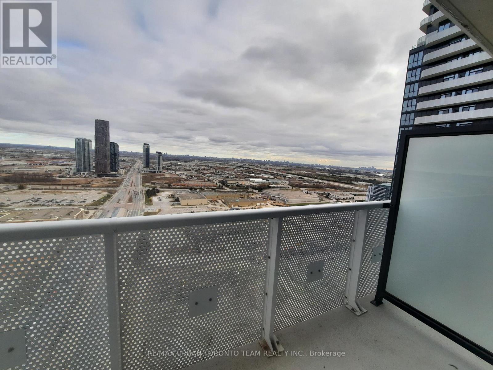 3606 - 8 Interchange Way, Vaughan, Ontario  L4K 5Z7 - Photo 5 - N12595894