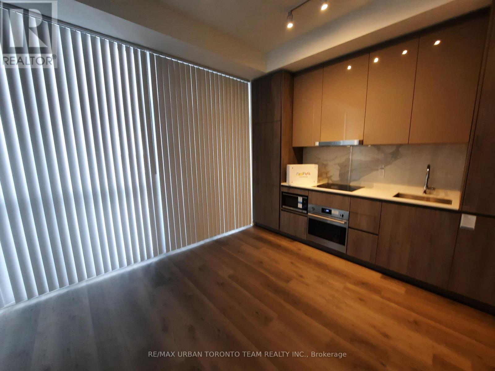 3606 - 8 Interchange Way, Vaughan, Ontario  L4K 5Z7 - Photo 6 - N12595894