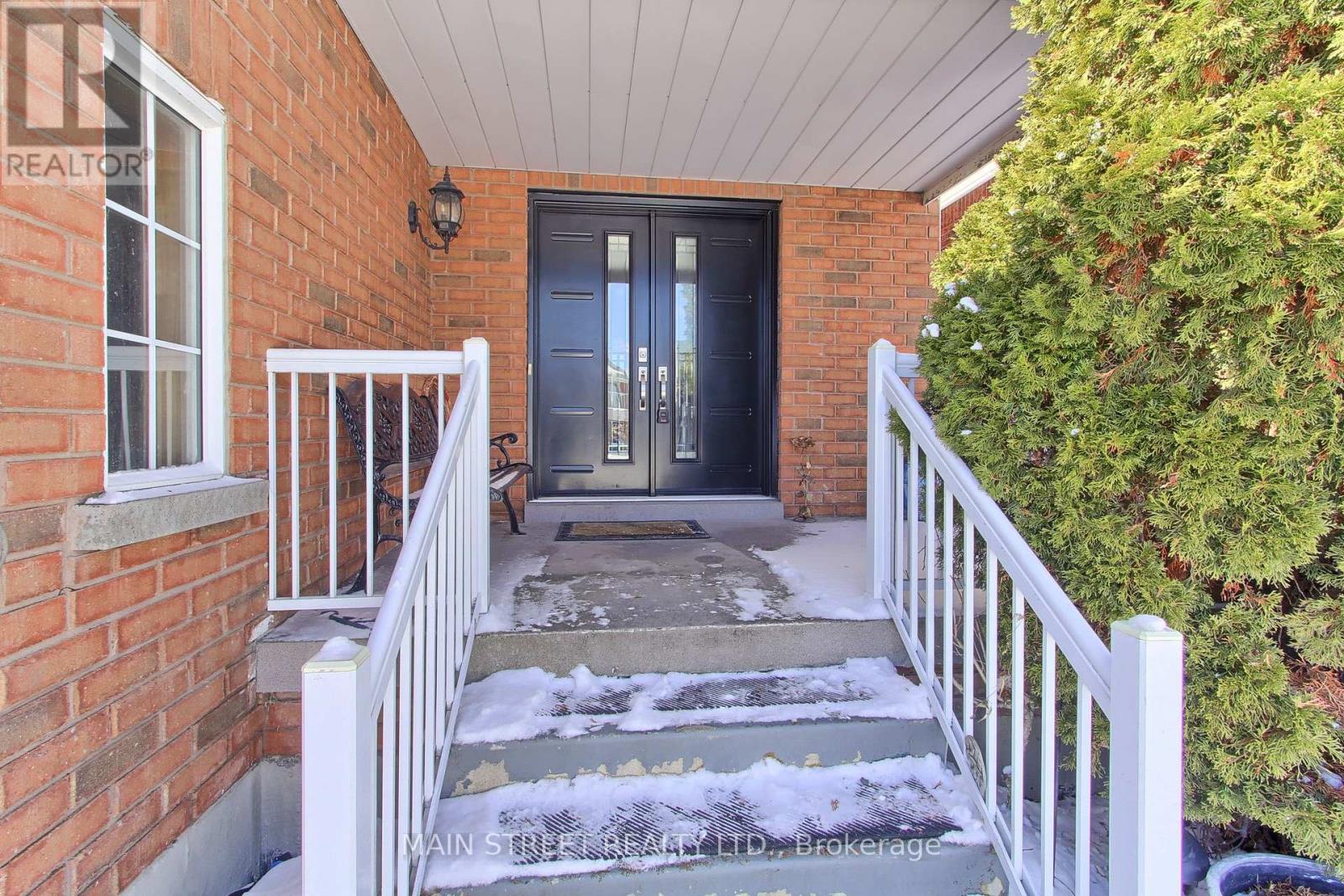 46 Silverstone Crescent, Georgina, Ontario  L4P 4A4 - Photo 4 - N12595924