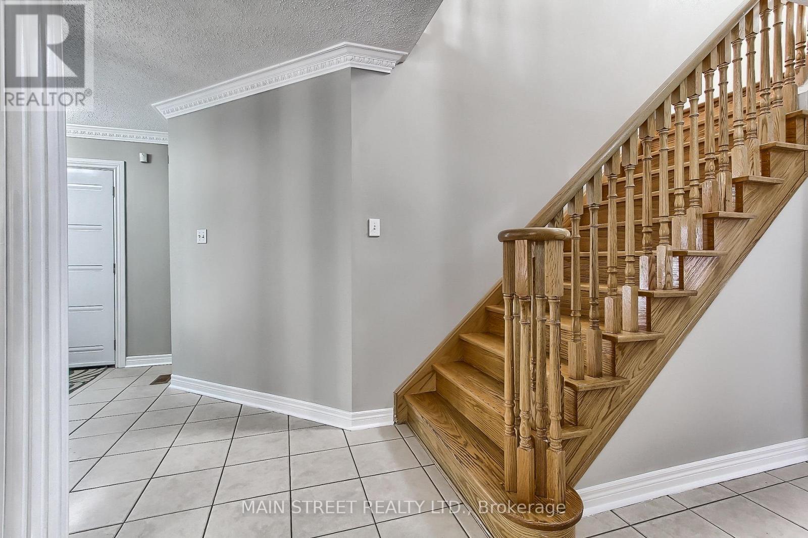 46 Silverstone Crescent, Georgina, Ontario  L4P 4A4 - Photo 6 - N12595924