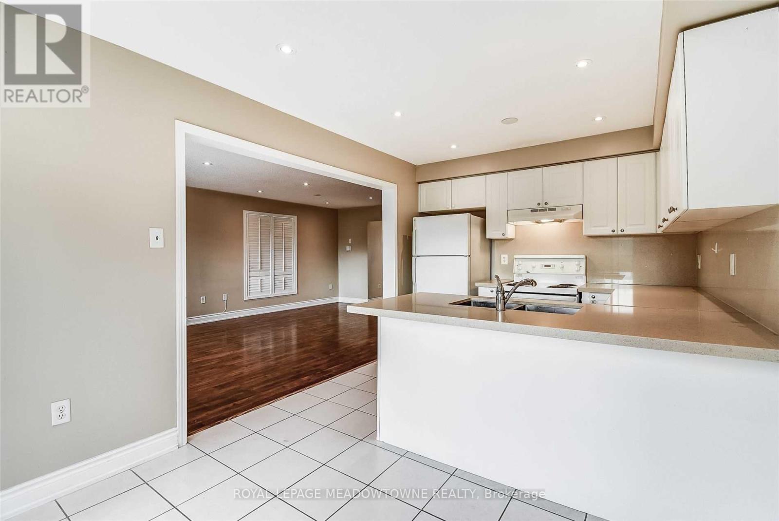 1470 Pate Court, Mississauga, Ontario  L5V 2Y8 - Photo 19 - W12595846