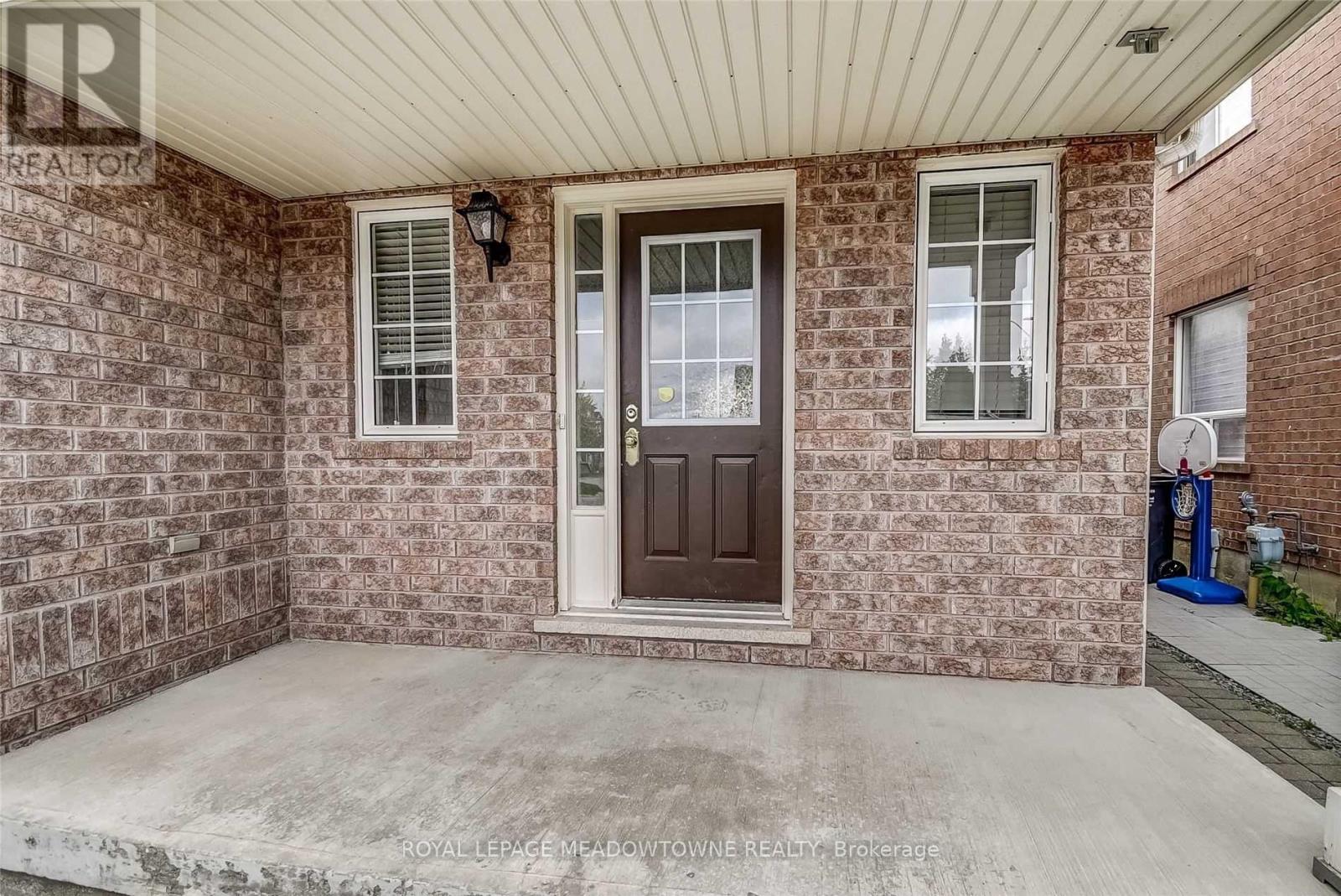 1470 Pate Court, Mississauga, Ontario  L5V 2Y8 - Photo 8 - W12595846