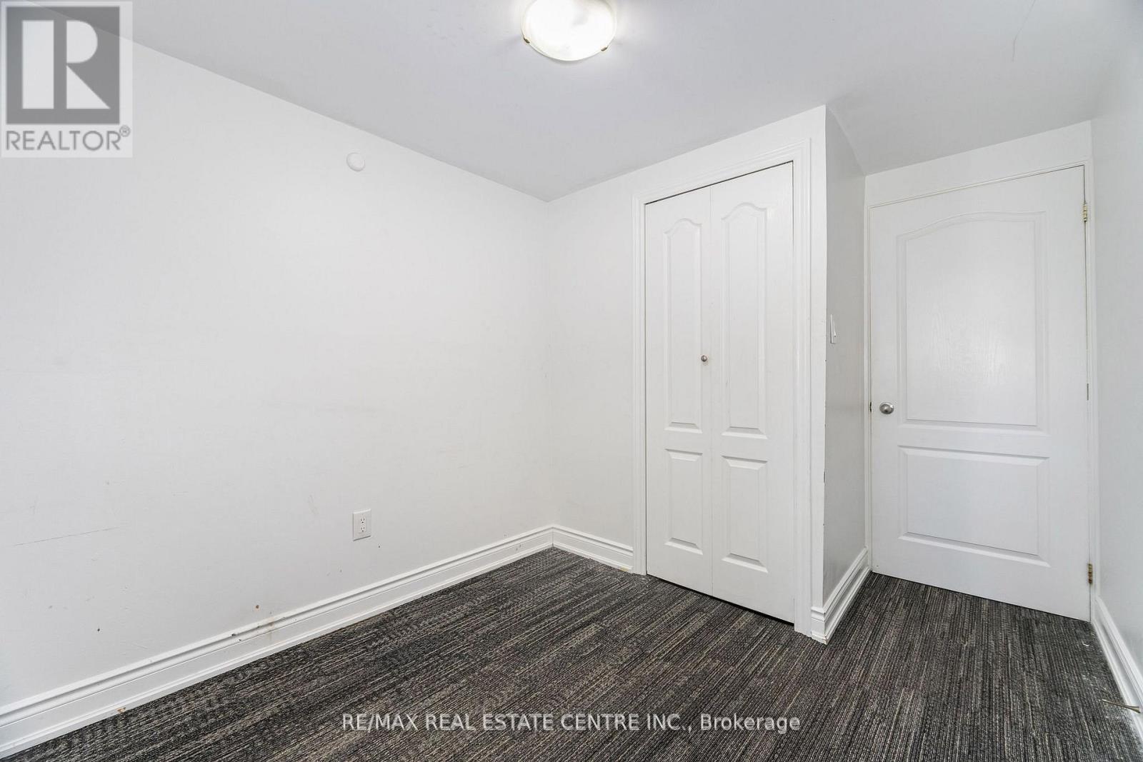 2 - 32 Mount Pleasant Drive, Brampton, Ontario  L6Z 1K2 - Photo 17 - W12595848