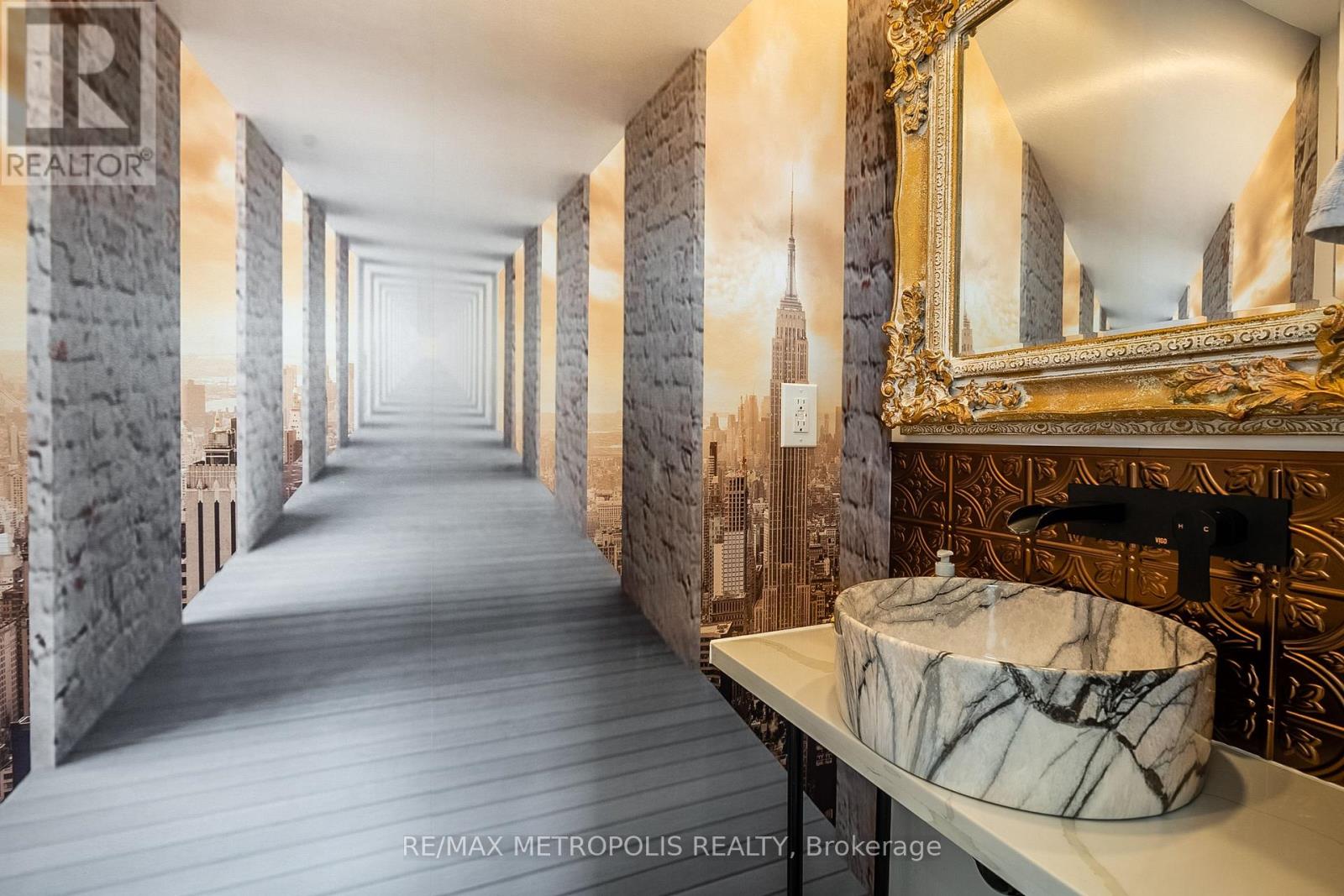 Entire - 27 Thornton Avenue, Toronto, Ontario  M6E 2E3 - Photo 13 - W12595868