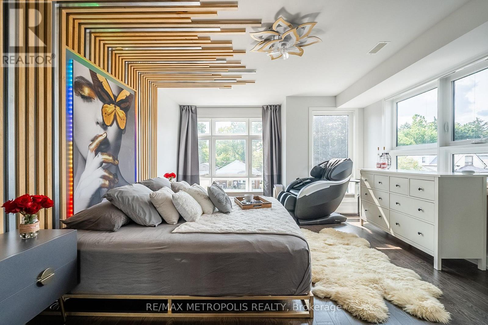 Entire - 27 Thornton Avenue, Toronto, Ontario  M6E 2E3 - Photo 19 - W12595868